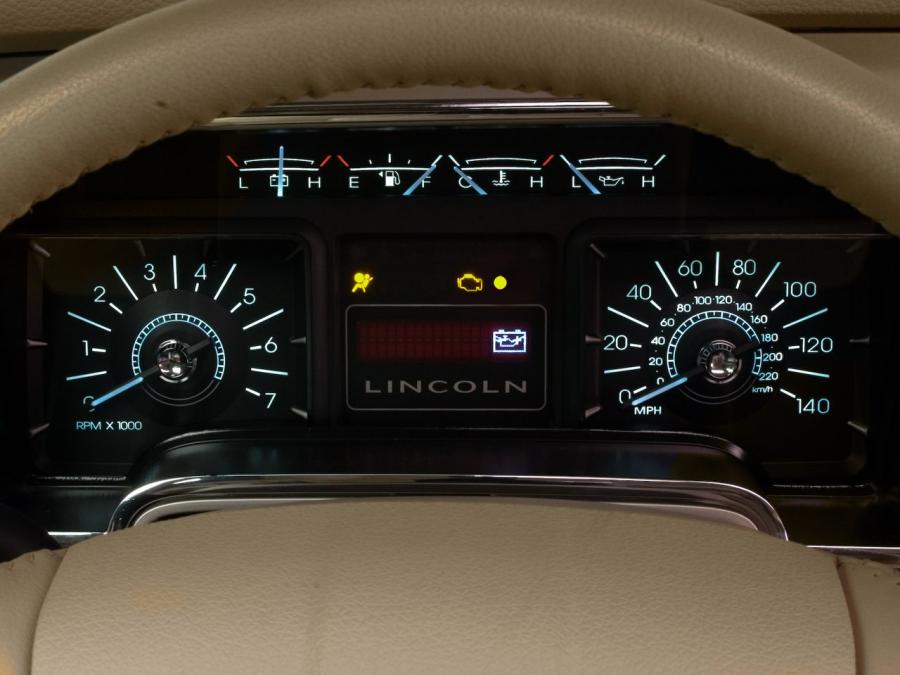  Lincoln Navigator 2006 года  (фото 8 из 82)